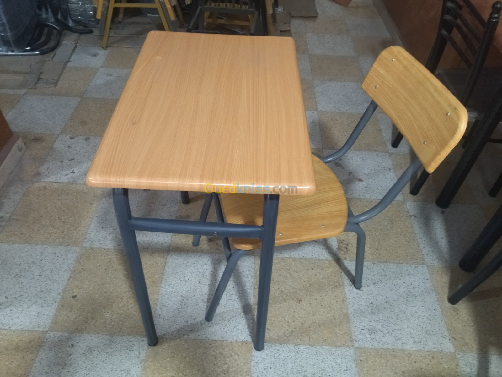 Tables Et Chaises Scolaires