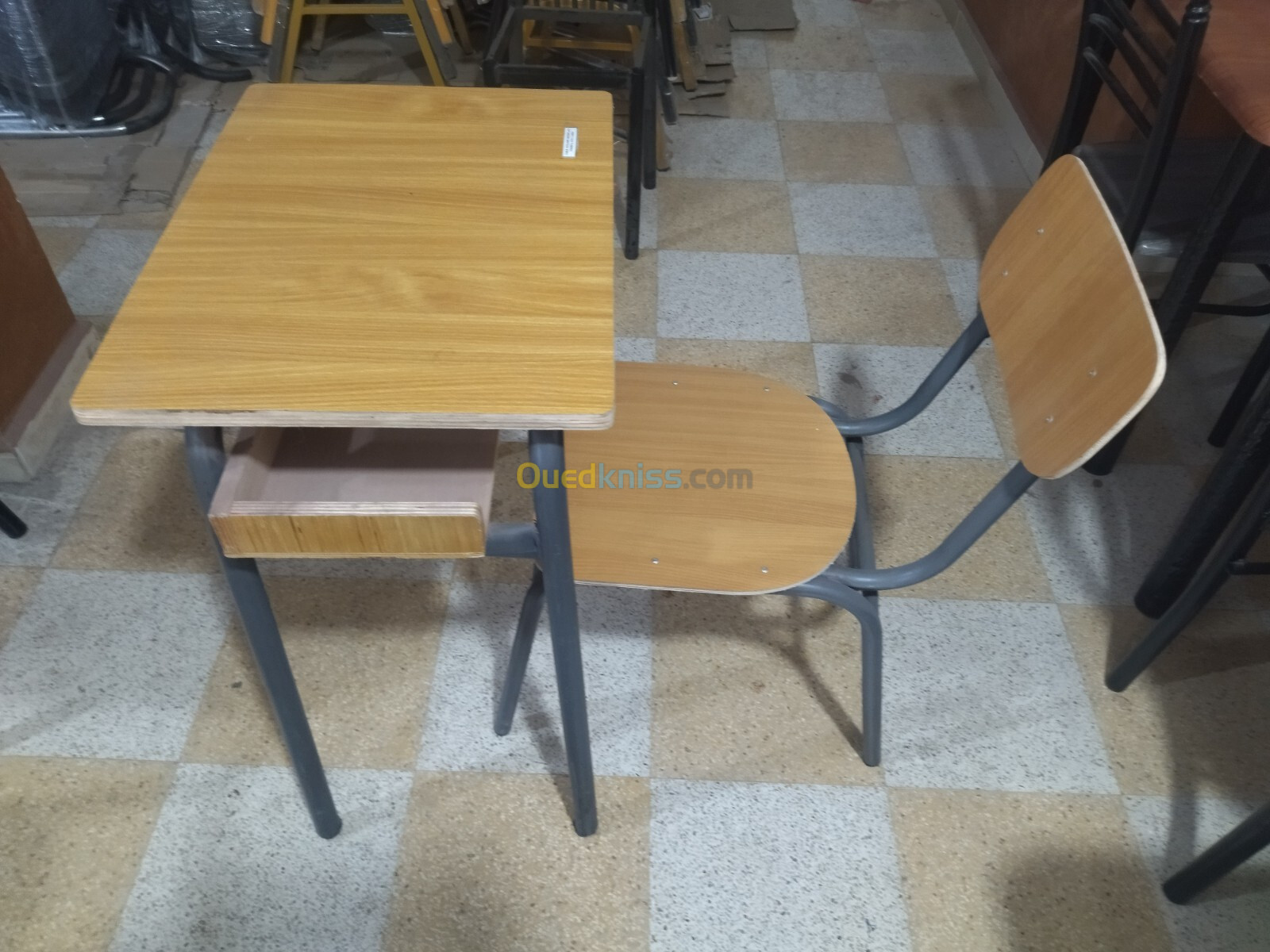 Tables Et Chaises Scolaires