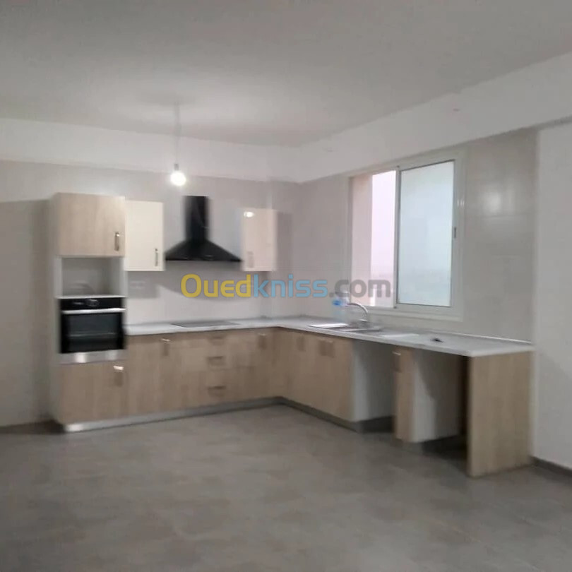 Cherche location Appartement F4 Alger Birkhadem