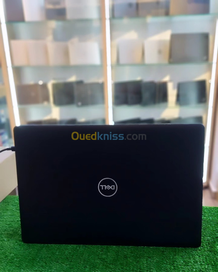 DELL 3590 i5 8EME 8G 256SSD AMD 2GB