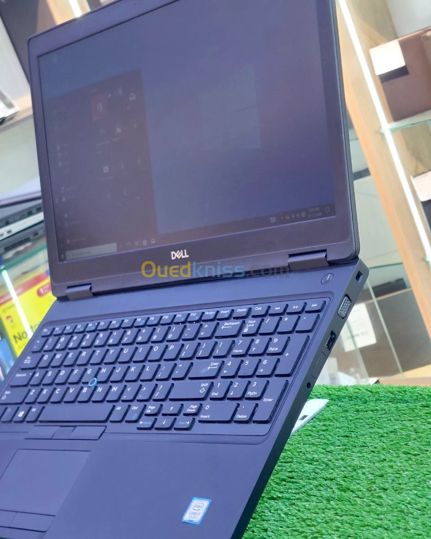 LATITUDE 5580 i7 7EME 8G 256 SSD 15.6" FHD 