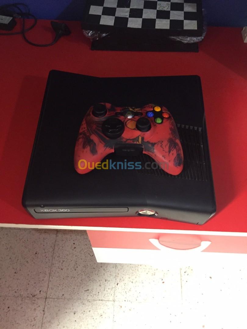 A vendre xbox 360 slim avec manette d origine