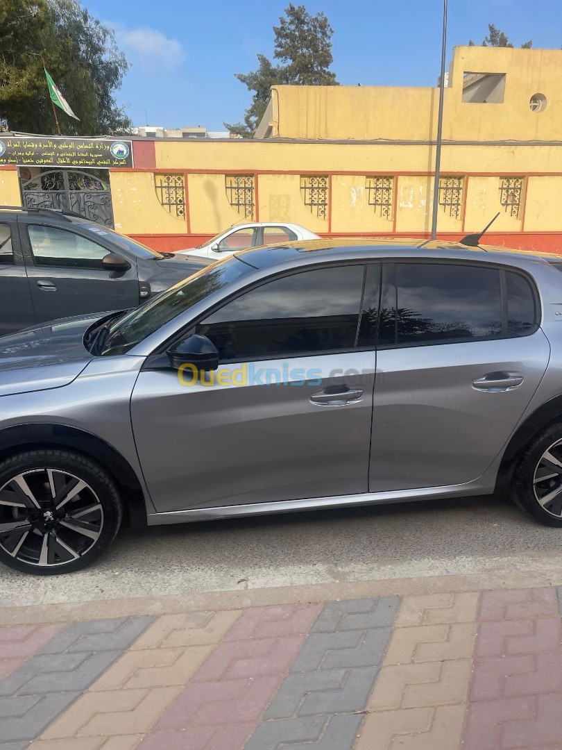 Peugeot 208 2022 GT