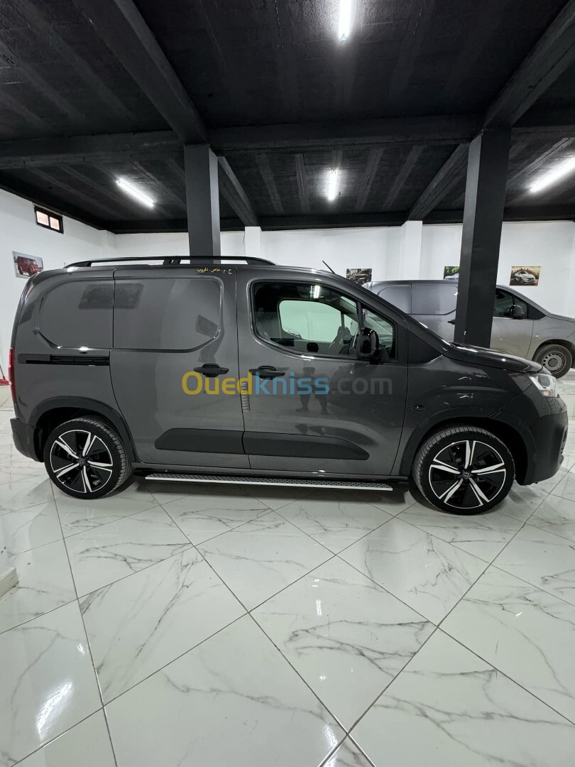 Fiat Doblo 2023 Italien