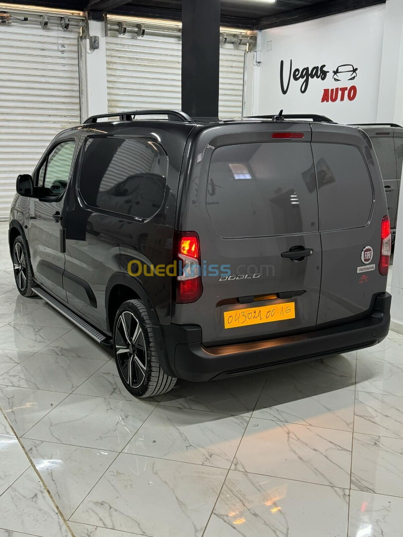 Fiat Doblo 2023 Italien