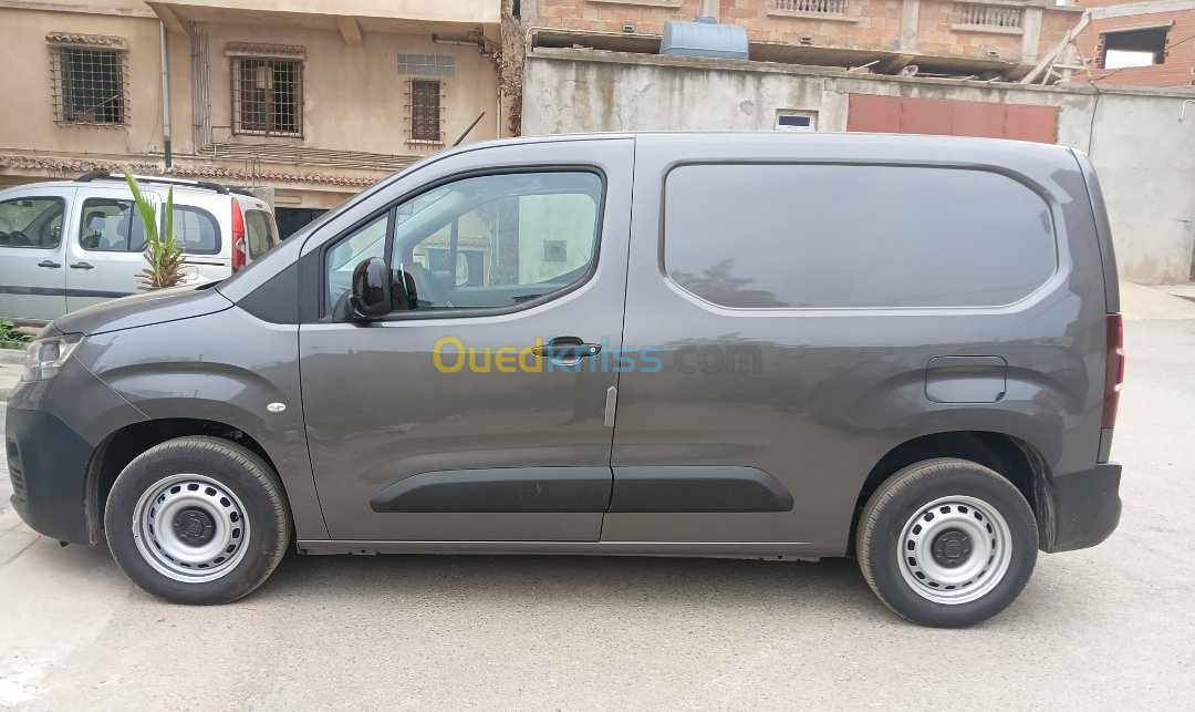 Fiat Doblo 2024 Italien