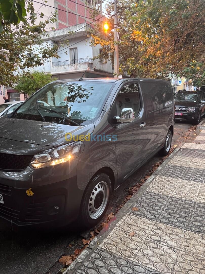 Fiat Scudo jante par 17 cache moteur mode 2023 