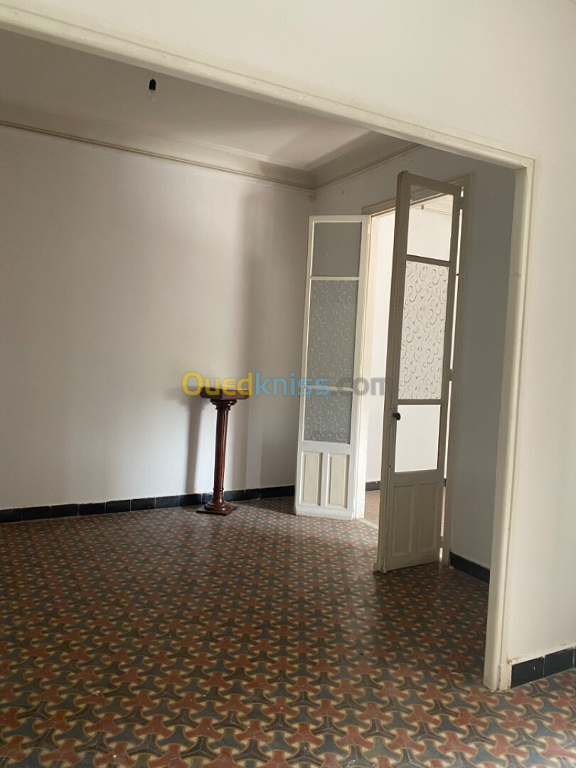 Location Appartement F4 Alger Bab el oued