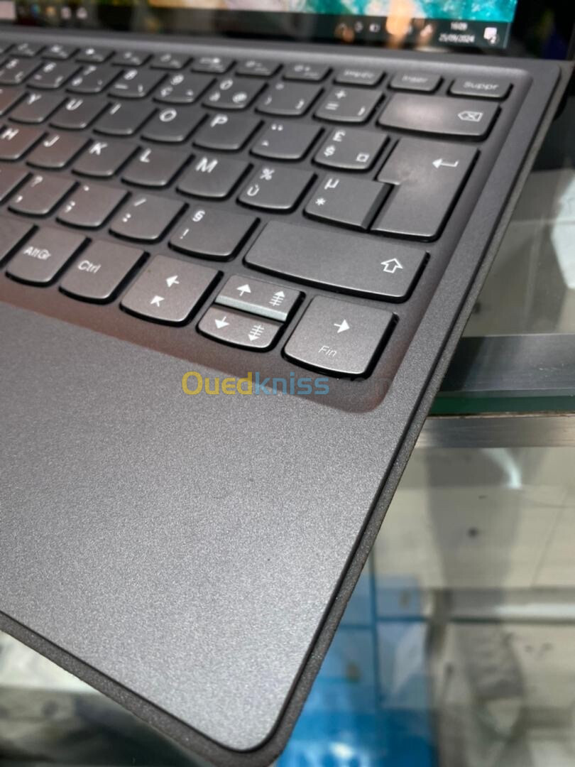 LENOVO MIIX 520 I5 8th 8GB 512GB SSD 12.5 FHD TACTILE