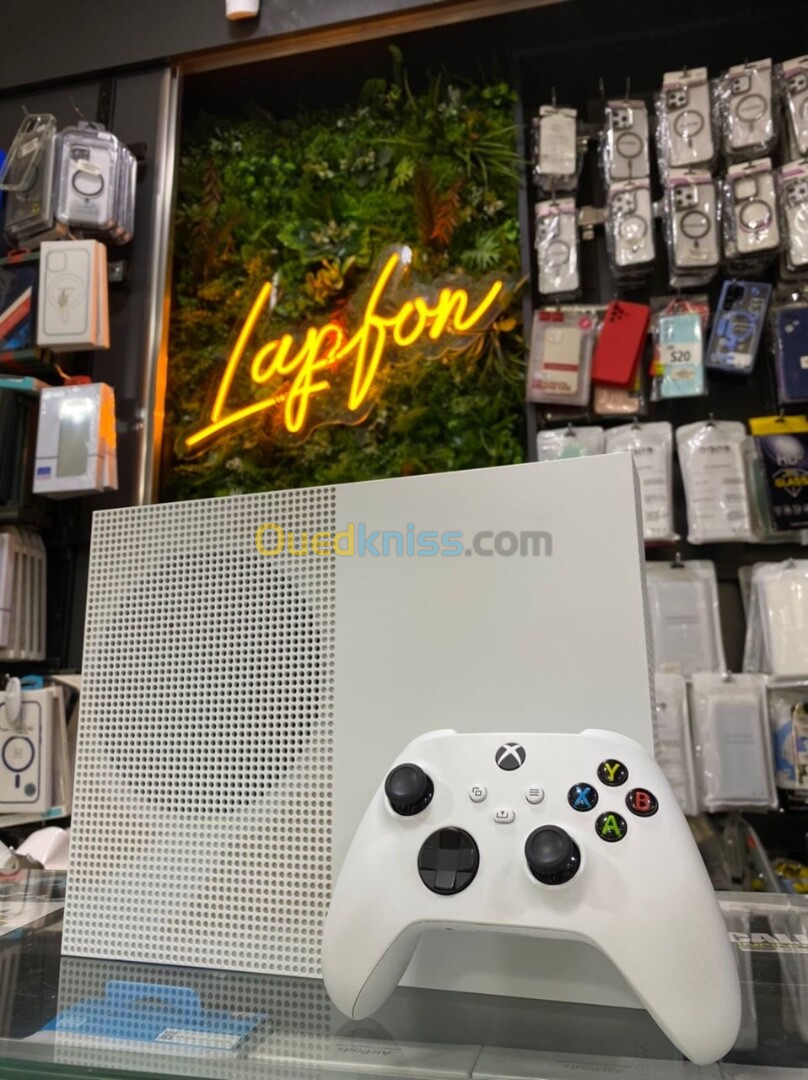 XBOX ONE S 1000GB + JEUX