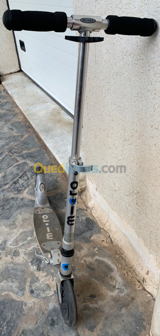 Trottinette pour enfants de 8 à 12 ans سكوتر للأطفال من 8 إلى 12 سنة