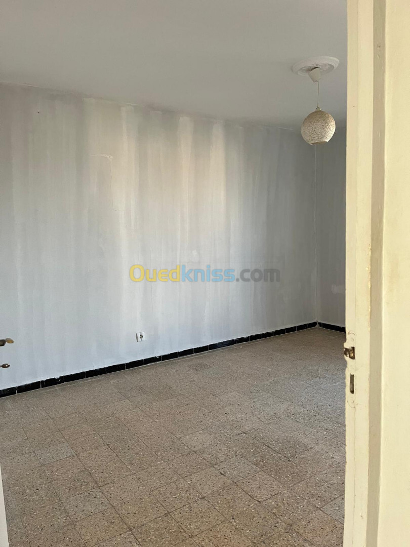 Location Appartement F4 Alger Bab ezzouar