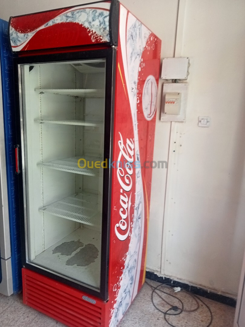 Frigo coca marche très bien 