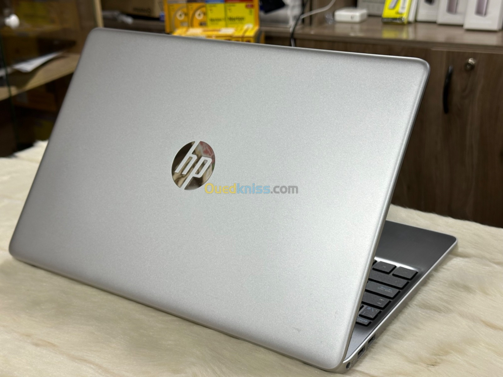 HP LAPTOP 15 DY1XXX I3 1005G1 8GO 256GO SSD 