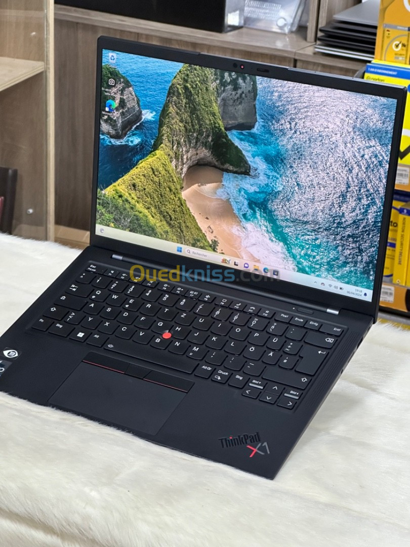 LENOVO THINKPAD X1 CARBON GEN 10 I7 EVO 1255U 16GO 512GO SSD NVME 