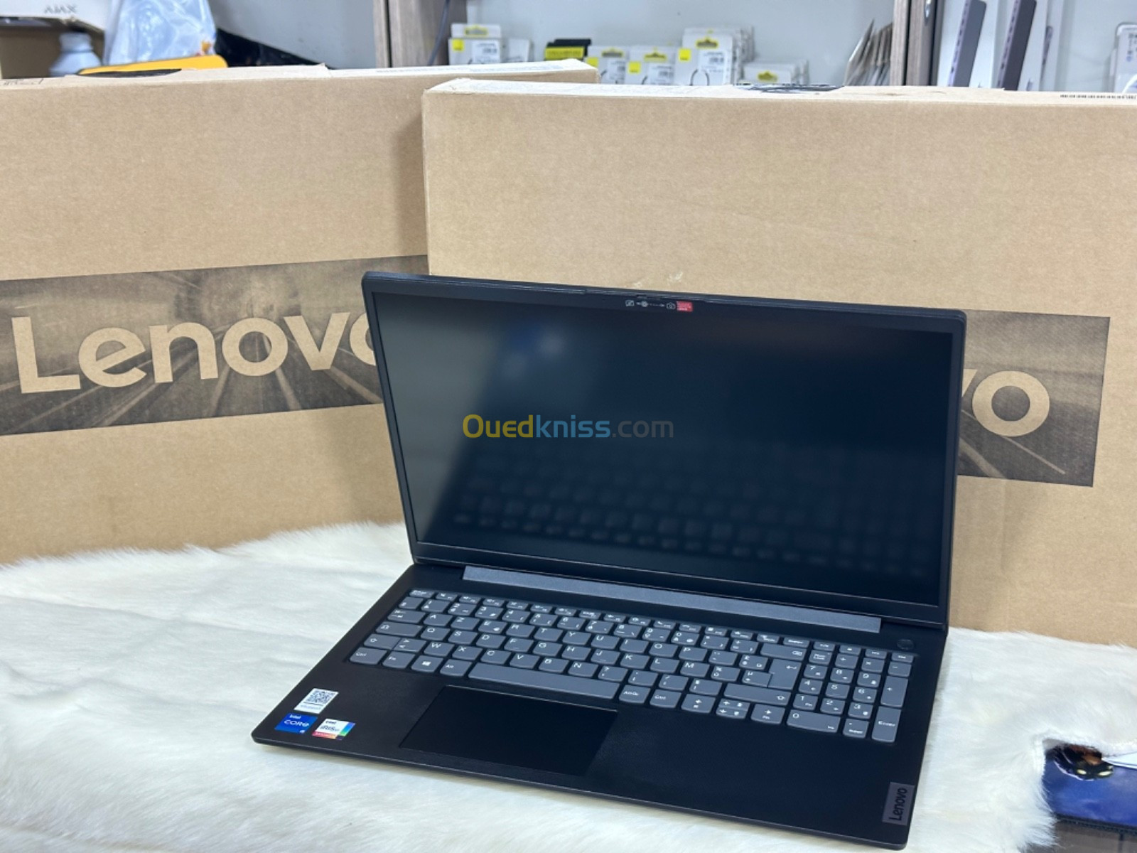 LENOVO V15 G2 ITL I5 1135G7 8GO 256GO SSD NVME NEUF SOUS EMBALLAGE 