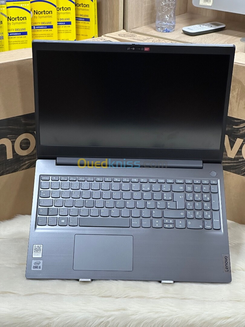 LENOVO V15 G1 IML I5 10210U 8GO 256GO SSD NEUF SOUS EMBALLAGE 