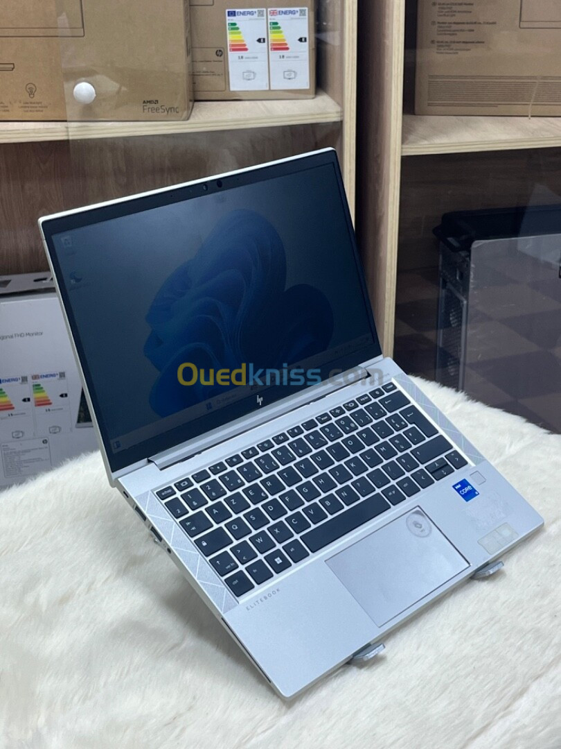 HP ELITEBOOK 840 G8 I5 1145G7 16GO 512 SSD ECRAN 14 FULL HD WIN 11 ORIGINAL 