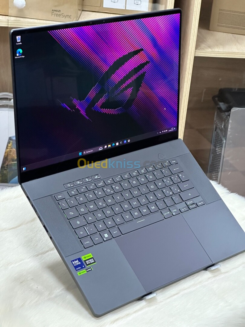 ASUS ROG ZEPHYRUS G16 GU605MV ULTRA 9 185H 16GO DDR5 1TO SSD NVIDIA GEFORCE RTX4060 8GO 3K OLED NEUF