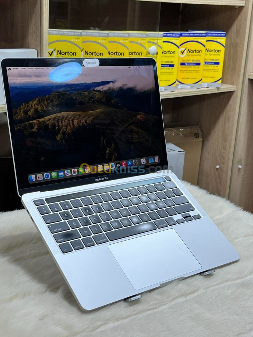 MACBOOK PRO RETINA 13.3" TOUCHBAR 2020 I5 2.0GHZ  16GO  512GO SSD ECRAN 13.3" RETINA 3K CYCLE 243 