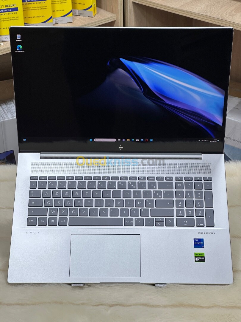 HP ENVY 17 CW0XXX I7 1355U 16GO 512GO SSD NVIDIA GEFORCE RTX3050 4GO GDDR6 17.3 NEUF