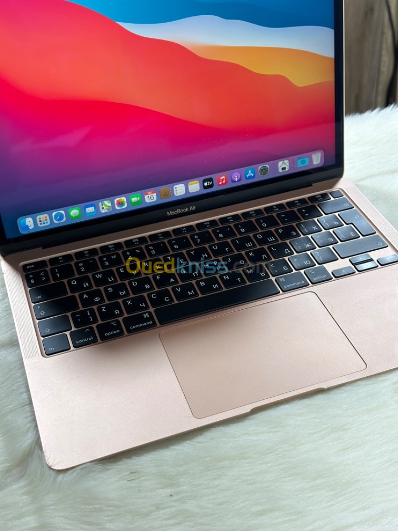 MACBOOK AIR RETINA 13.3 2020 GOLD I3 1.1GHZ 8GO 256GO SSD CYCLE 172