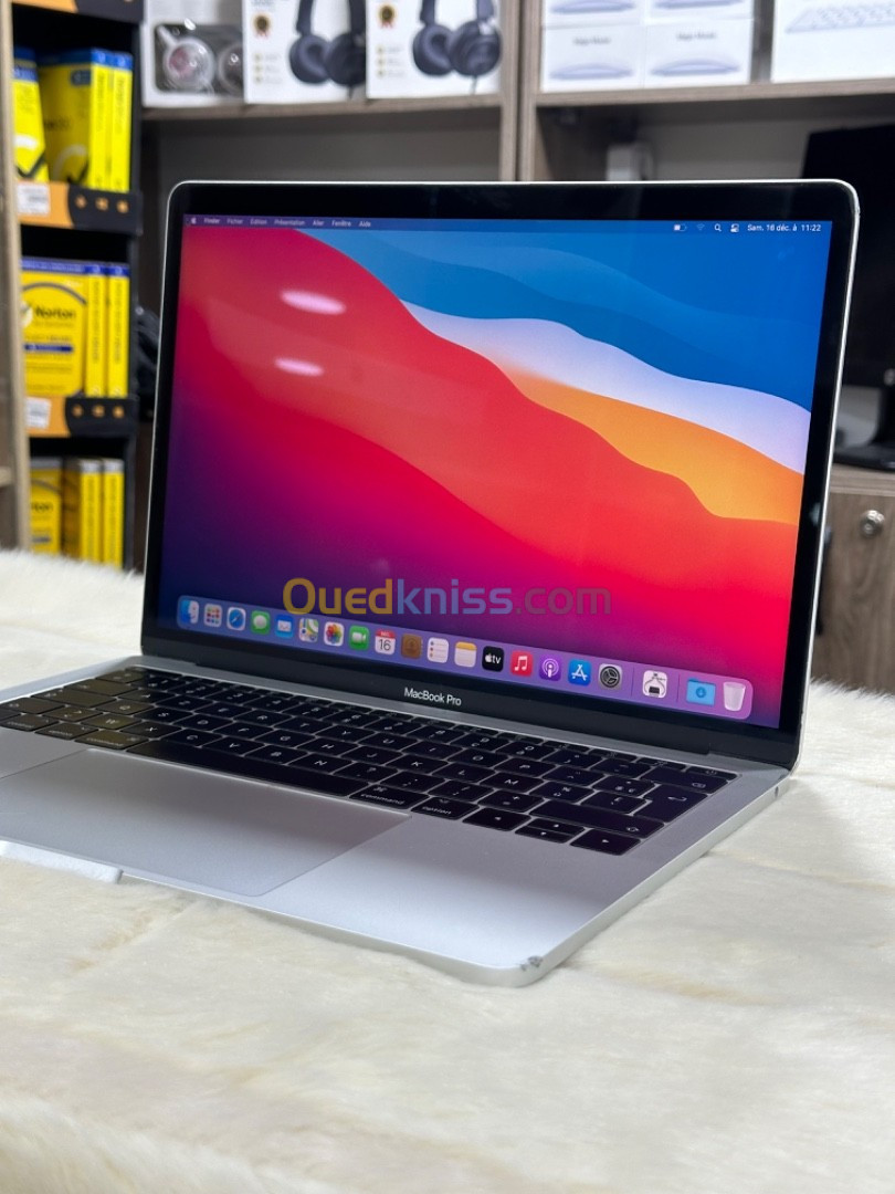 MACBOOK PRO RETINA 13.3 2016 I7 2.4GHZ 16GO 512GO SSD CYCLE CYCLE 118