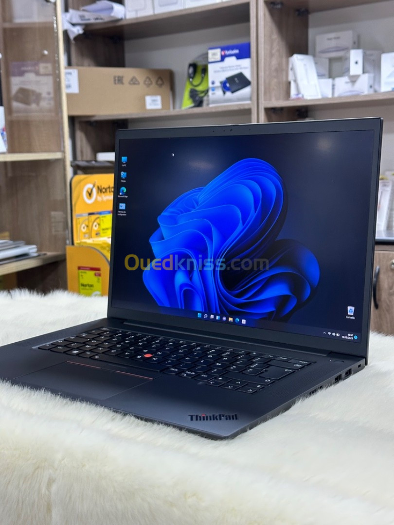 LENOVO THINKPAD P1 GEN 4 I7 11850H 32GO 512GO SSD NVIDIA GEFORCE RTX3070 8GO 16 3K