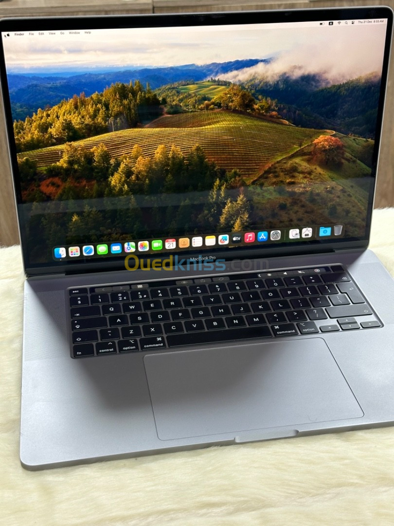 MACBOOK PRO RETINA 16 TOUCHBAR 2019 I9 2.3GHZ 16GO 1TO SSD AMD RADEON PRO 5500M 4GO CYCLE 276