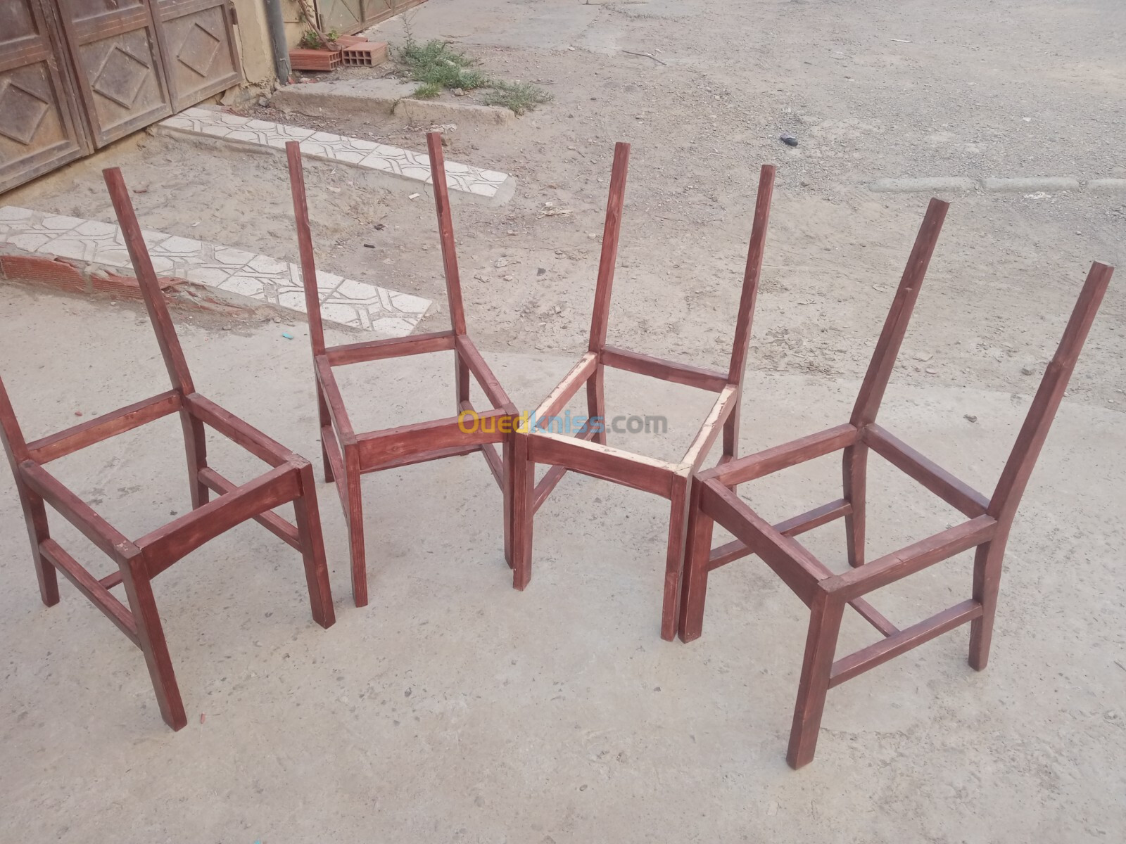 Chaises en bois