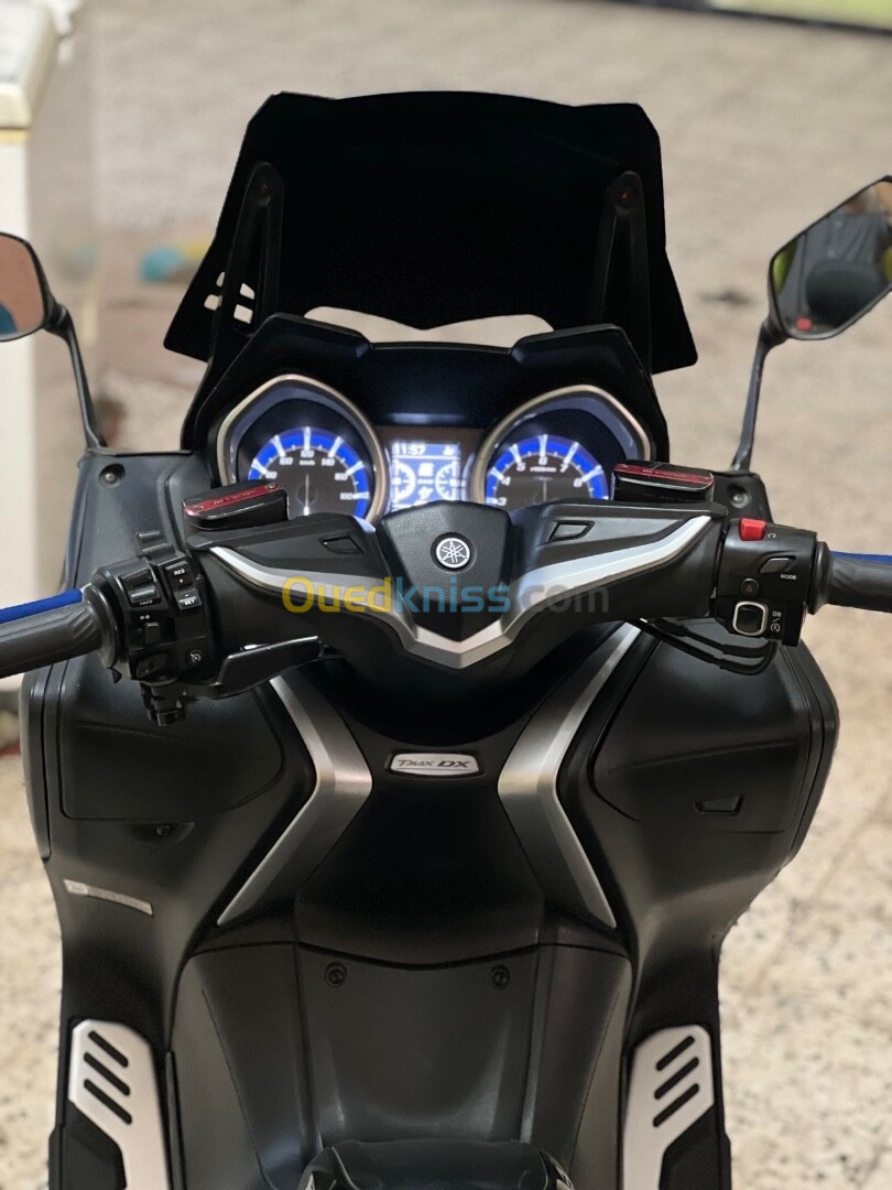 TMAX DX 2019