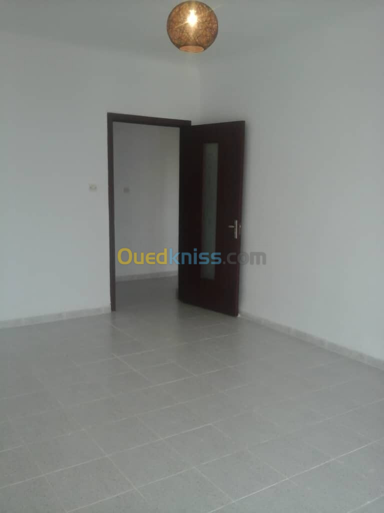 Location Appartement F3 Tipaza Kolea