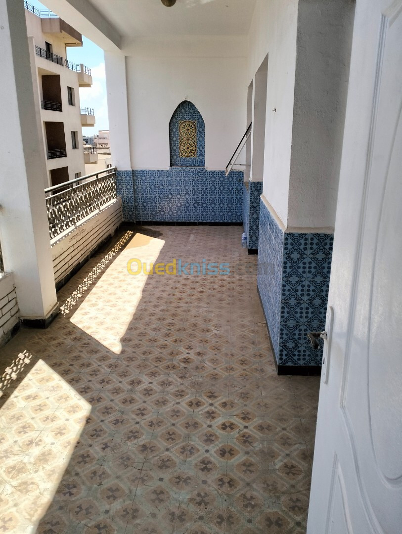 Location Appartement F03 Alger Bouzareah