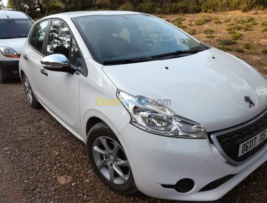 Peugeot 208 2015 Silver Line