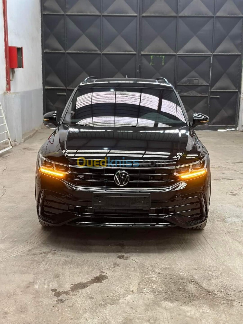 Volkswagen Tiguan 2024 Black Black