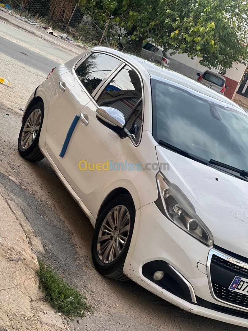 Peugeot 208 2015 Access Facelift