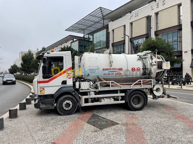 Camion débouchage canalisation vidange fosse septique 