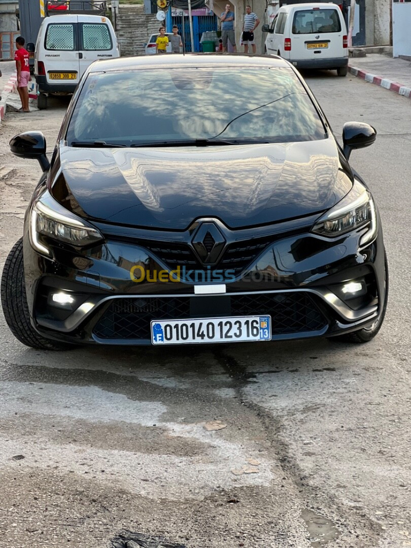 Renault Clio 2023 