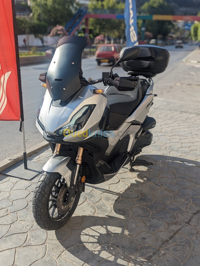 Honda moto ADV350 2023