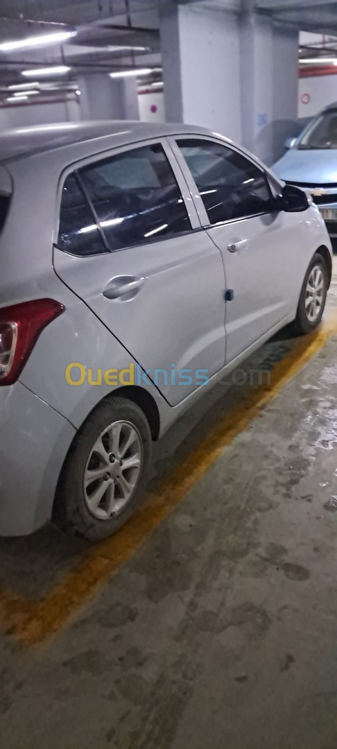 Hyundai Grand i10 2017 .