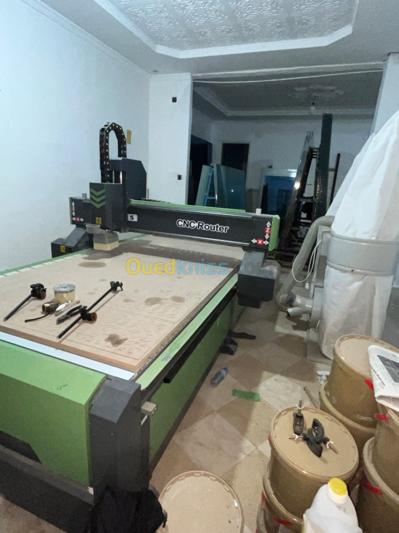 MaChin CNC router 1325 jamais utilisé 