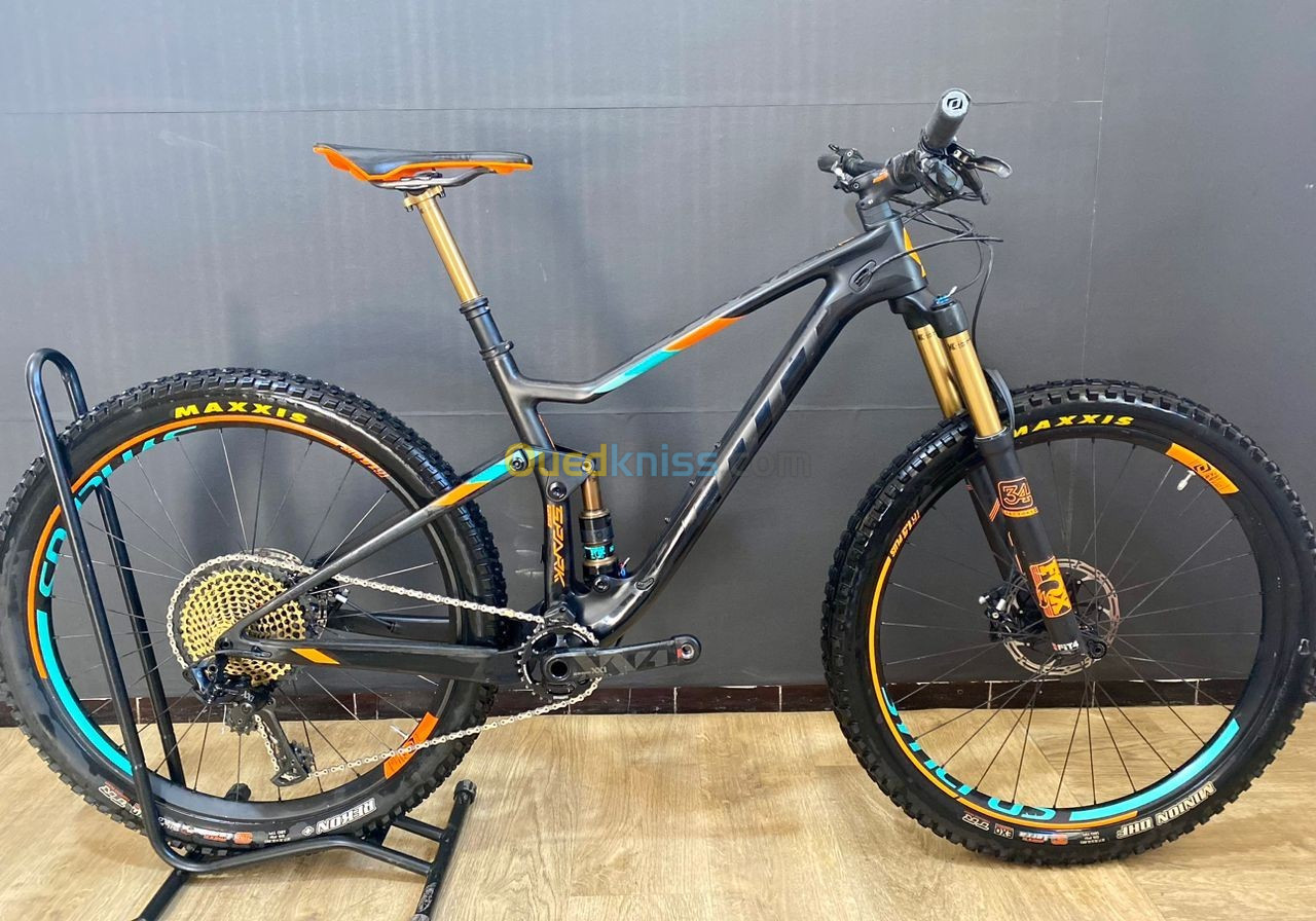 VTT all-mountain Scott spark 700 plus tuned