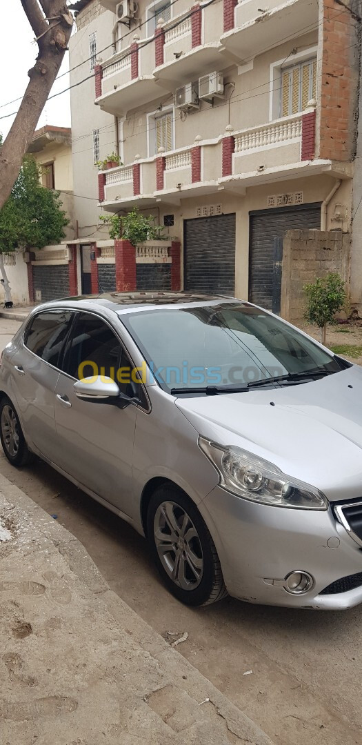 Peugeot 208 2015 Allure