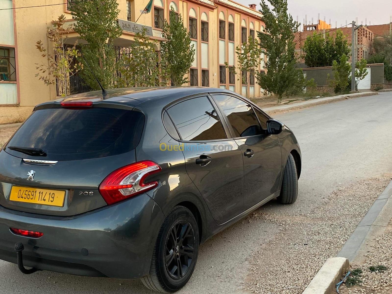 Peugeot 208 2014 