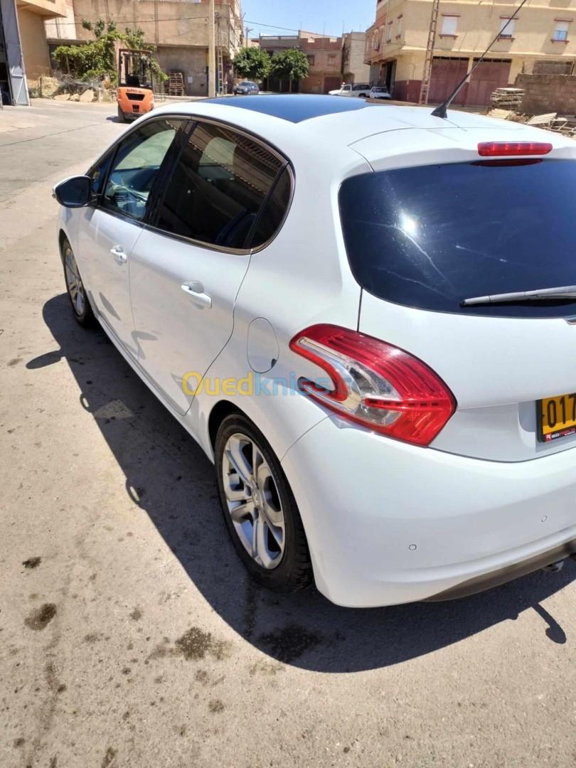 Peugeot 208 2015 Allure