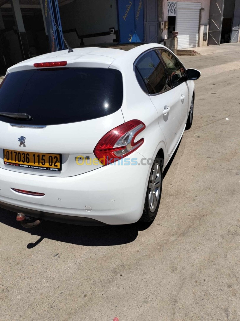 Peugeot 208 2015 Allure