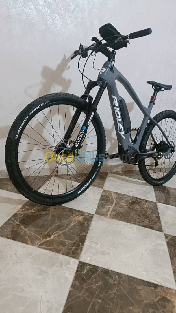 VELO ELECTRIQUE CARBON