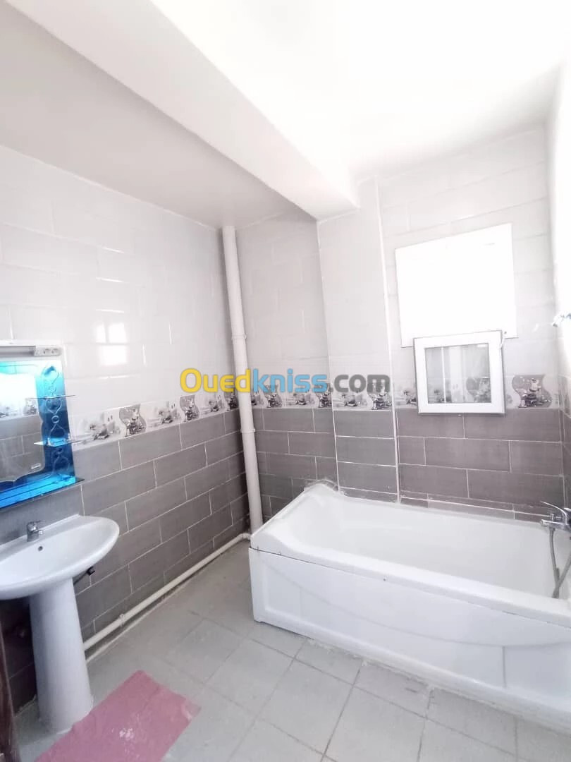 Location Appartement F4 Alger Bordj el bahri