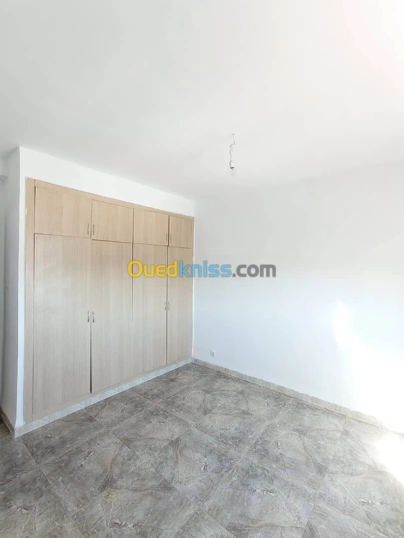 Location Appartement F4 Alger Bordj el bahri