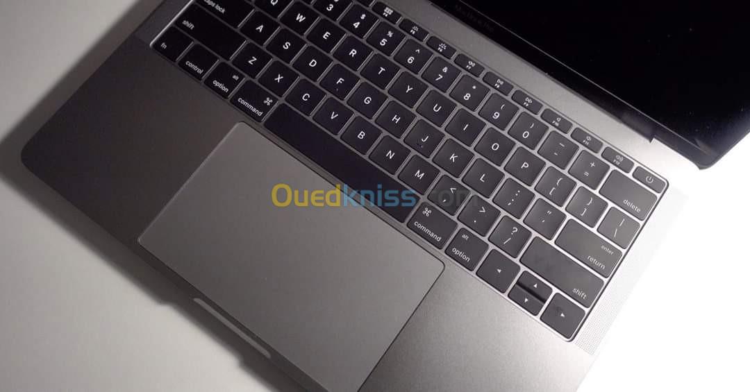 MACBOOK PRO  RETINA 13.3’’  2017 i5 2.3GHZ 8GO 256GO SSD 